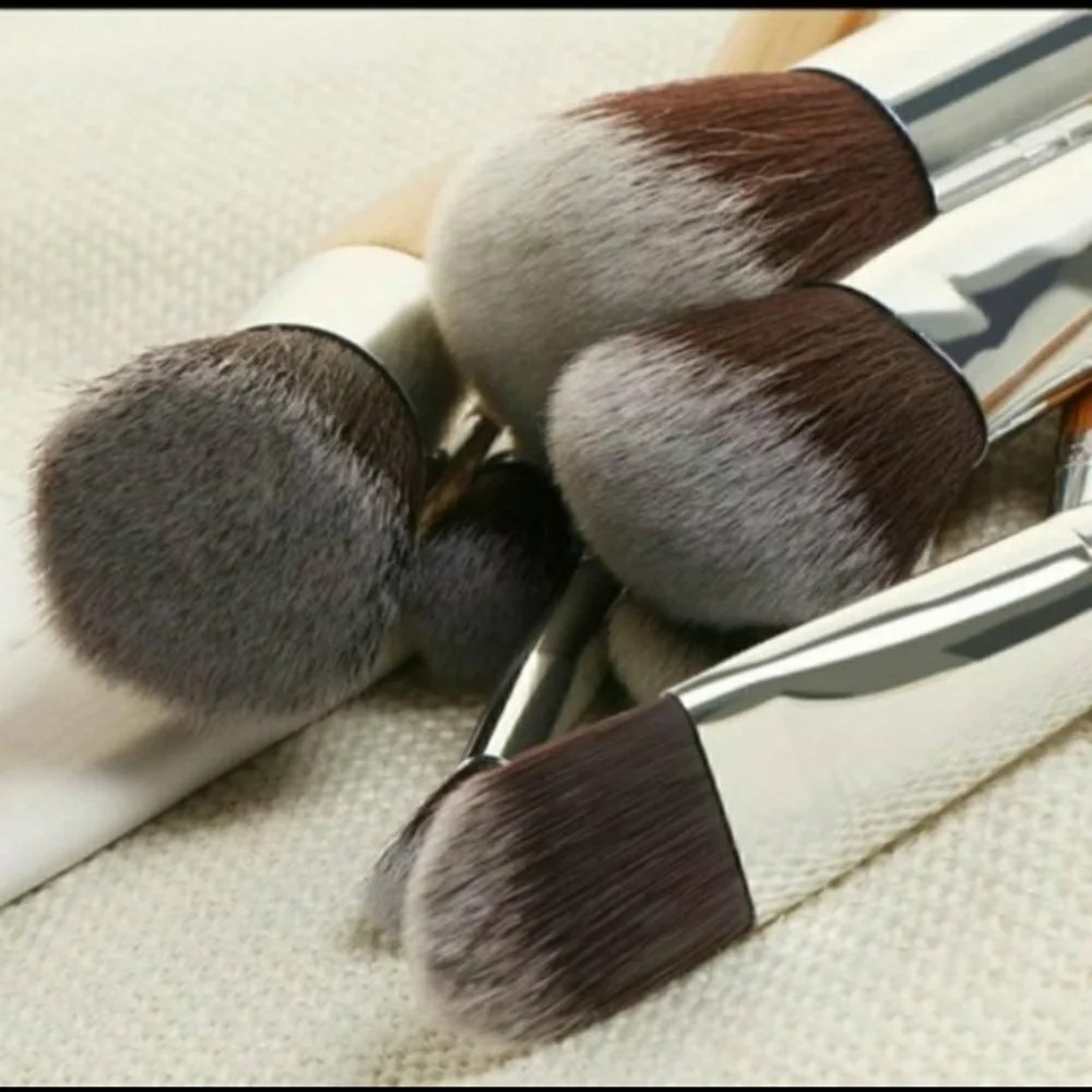 Bamboo Pro Makeup Brush Set with Bag & Free Gift - Picture 11 of 14